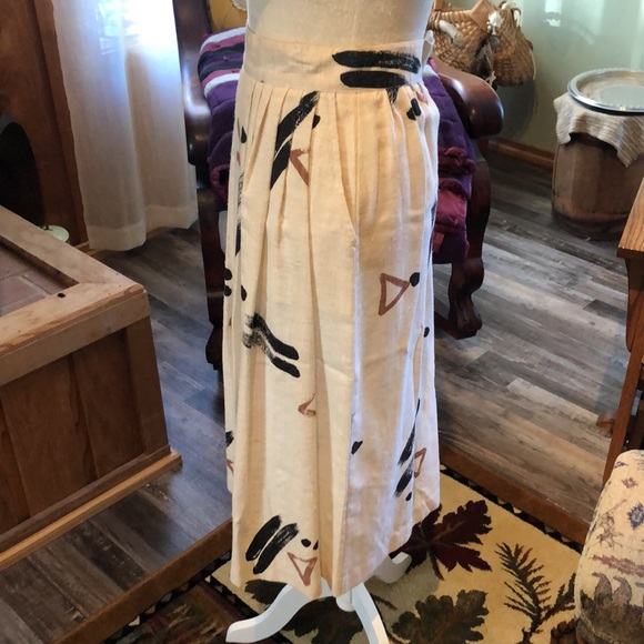 Beautiful Vintage Linen Skirt - Picture 3 of 9